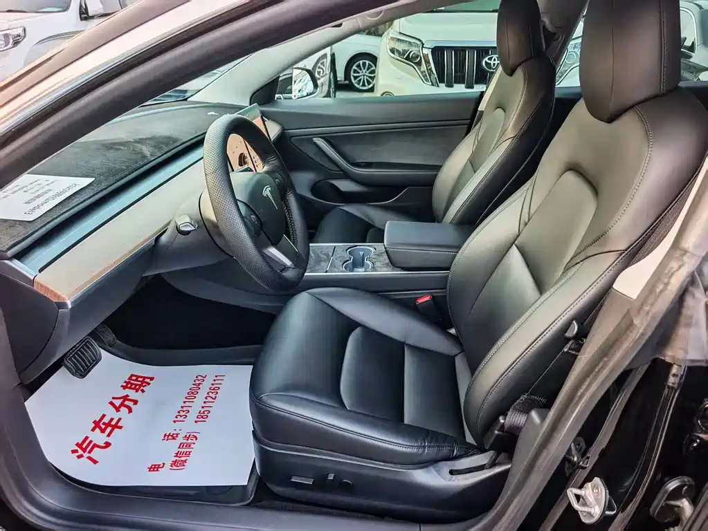 Tesla Model 3 — миниатюра 6