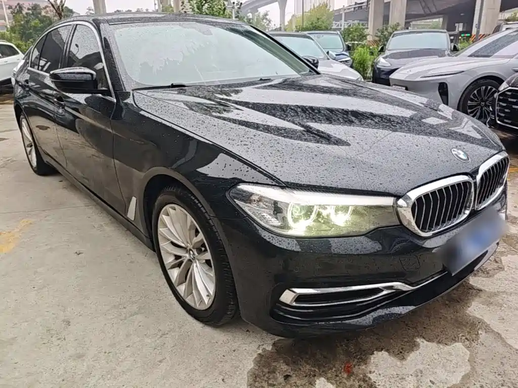 BMW 5 Series — миниатюра 4
