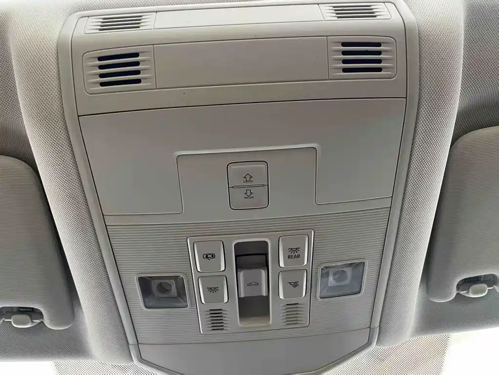 Volkswagen T-Roc — миниатюра 25