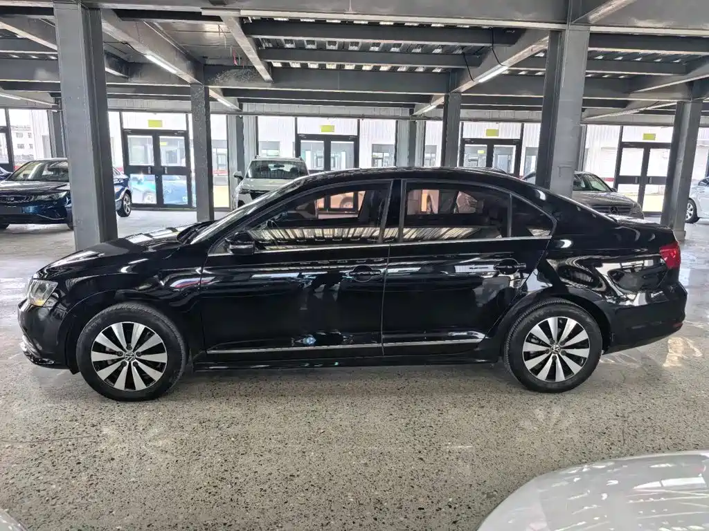 Volkswagen Sagitar — миниатюра 6