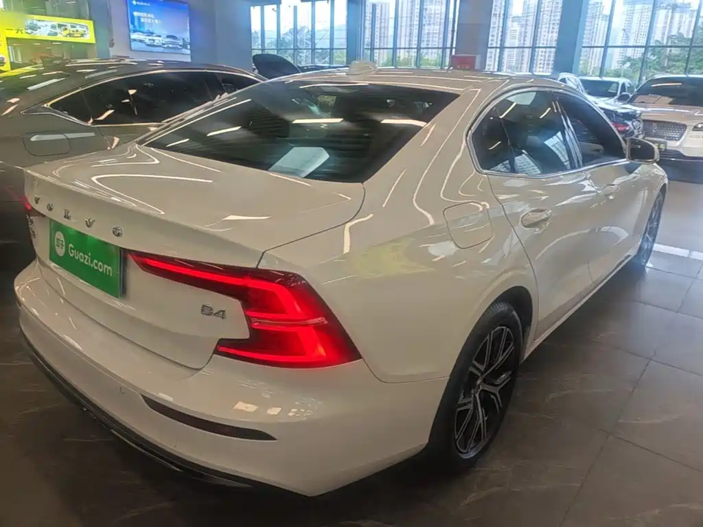 Volvo S60 — миниатюра 7