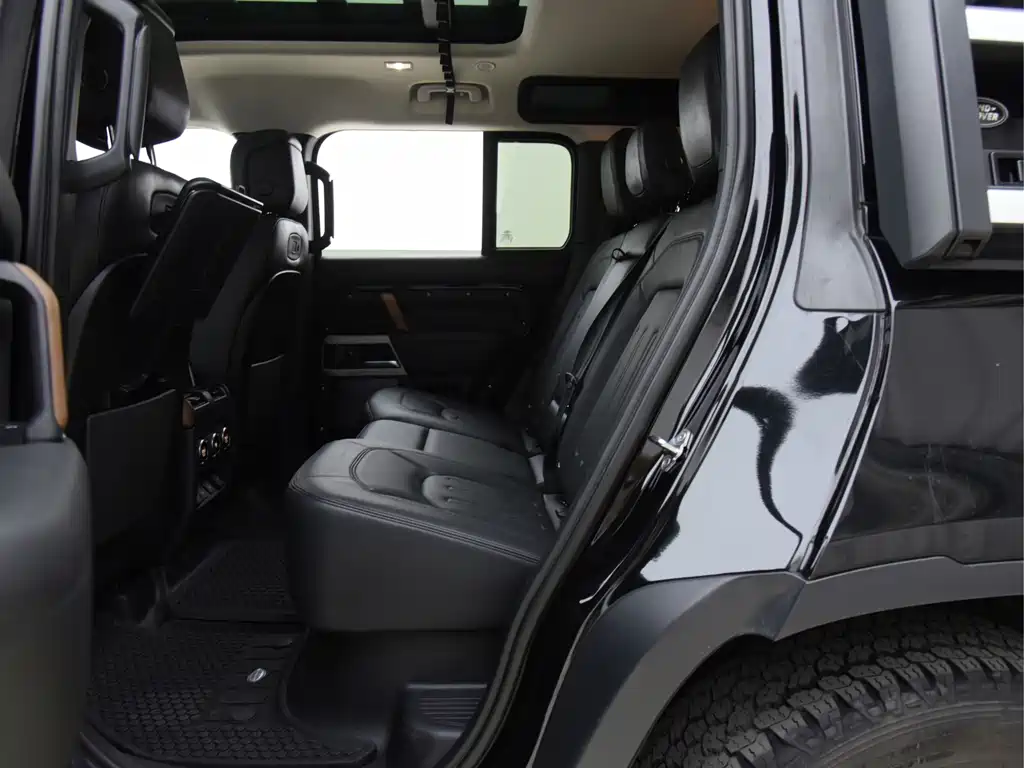 Land Rover Defender — миниатюра 5