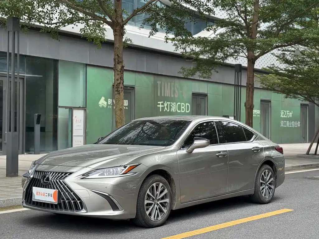 Купить Lexus ES