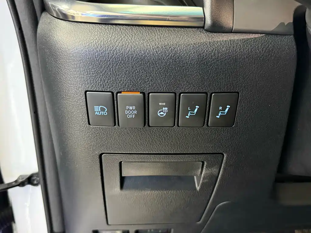 Toyota Vellfire 2021 2.5L HV Luxury