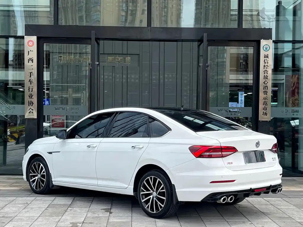 Volkswagen Lavida — миниатюра 4