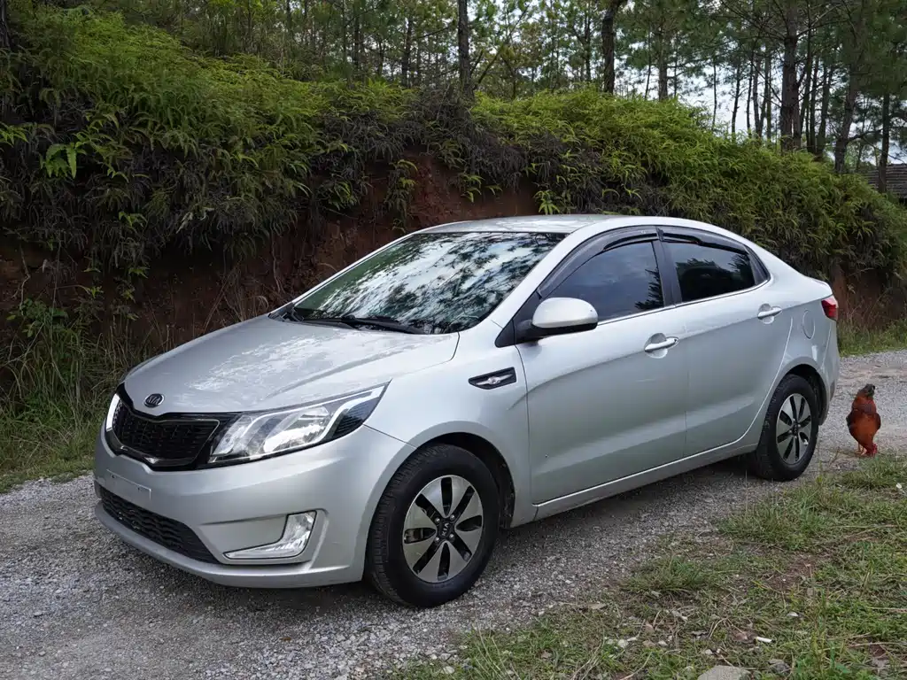 Kia K2 2012 Hatchback 1.4L AT GLS Anniversary Edition