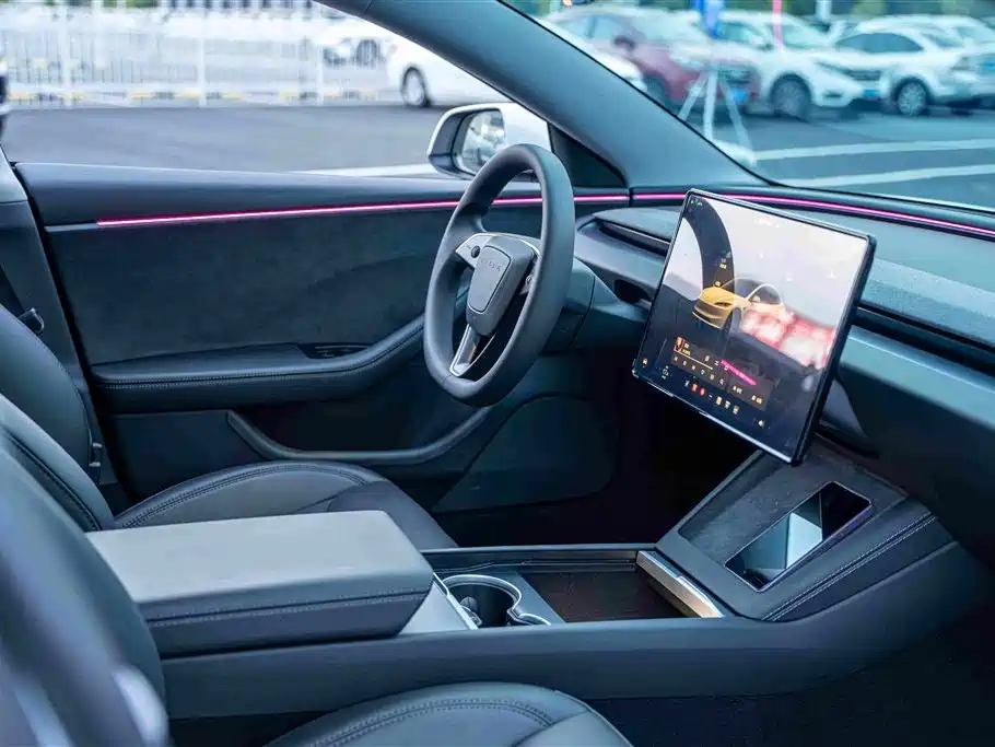 Tesla Model 3 — миниатюра 13