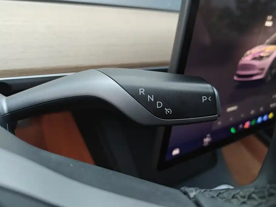 Tesla Model 3 — миниатюра 16