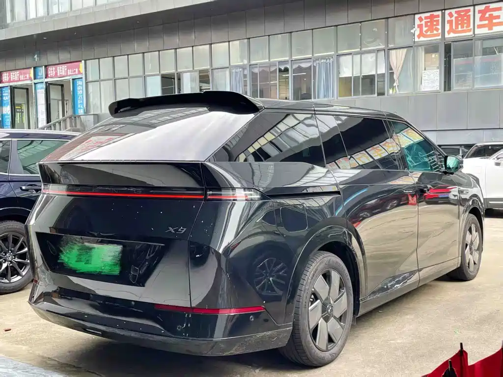 XPeng X9 — миниатюра 6