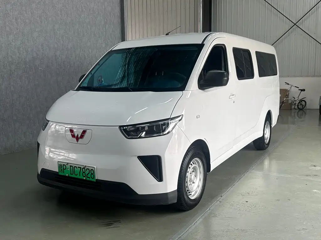 Wuling Yangguang 2025