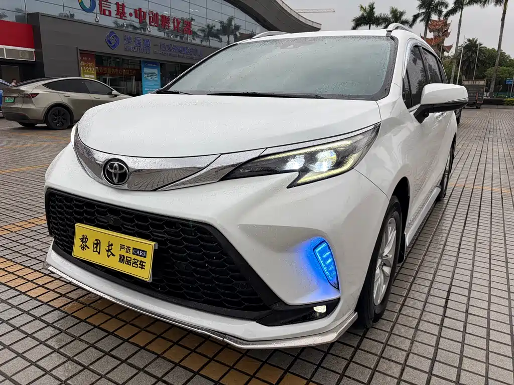Toyota Granvia 2024