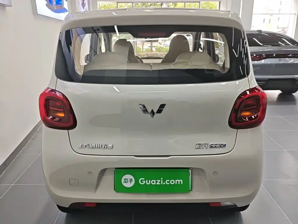Wuling MINIEV — миниатюра 6