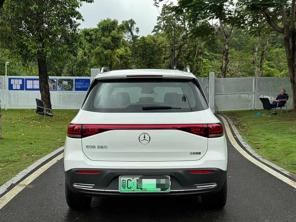 Mercedes-Benz EQB — миниатюра 8