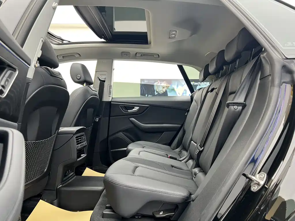 Audi Q8 2023 55 TFSI Luxury