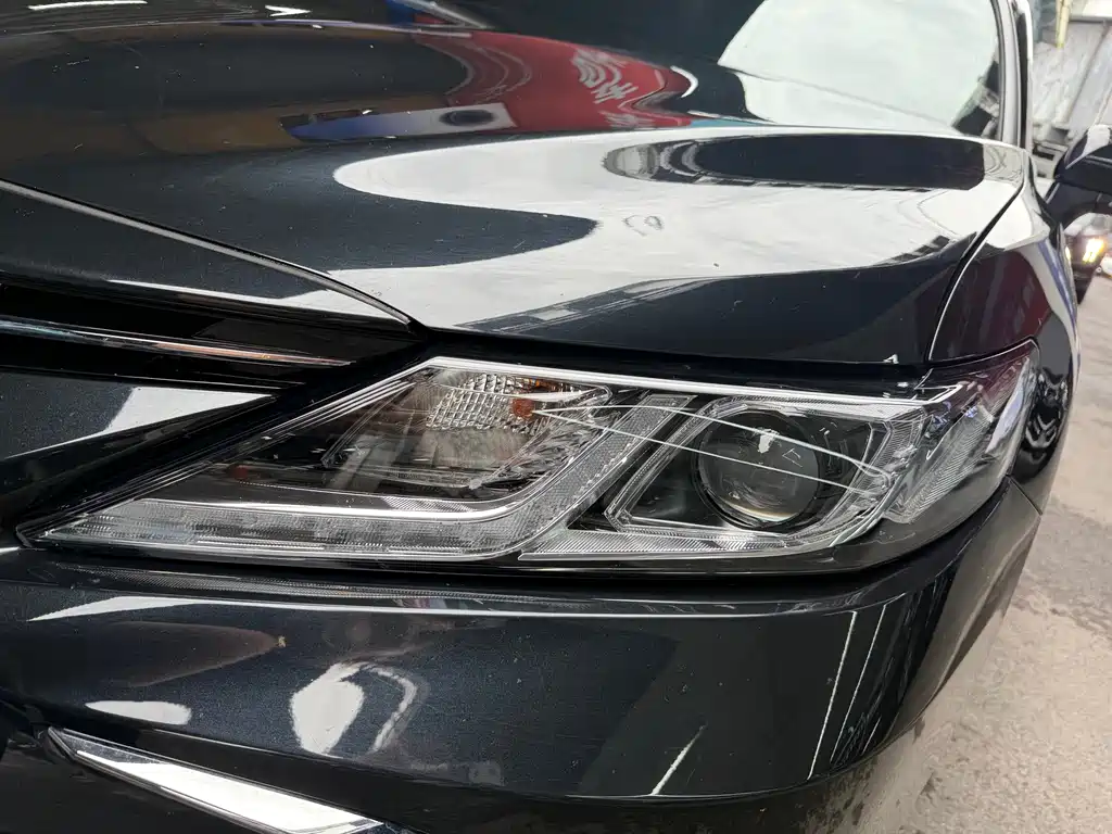 Toyota Camry — миниатюра 4