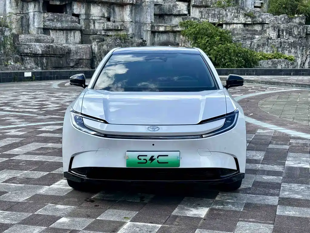 2026 Toyota bZ5 - zdjęcie 1 z 18