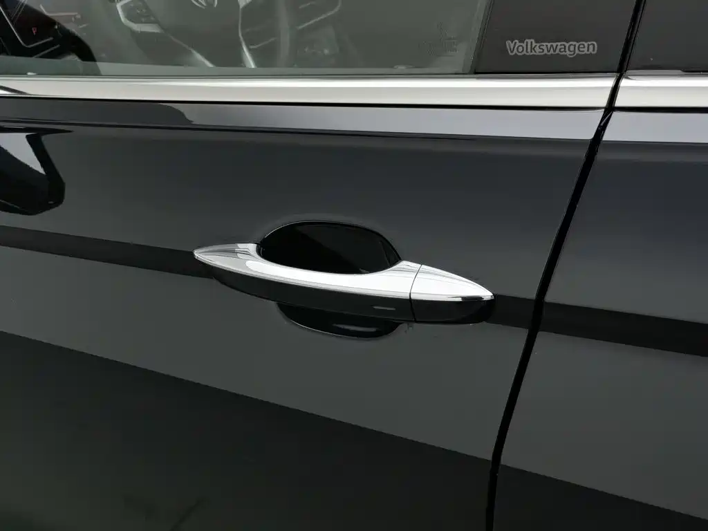 Volkswagen Tiguan L — миниатюра 18
