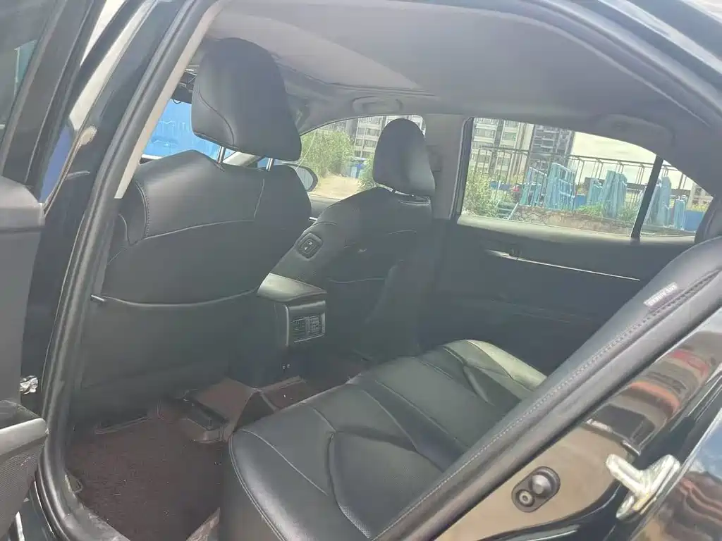 Toyota Camry — миниатюра 7
