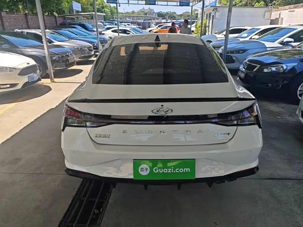Hyundai Elantra — миниатюра 6