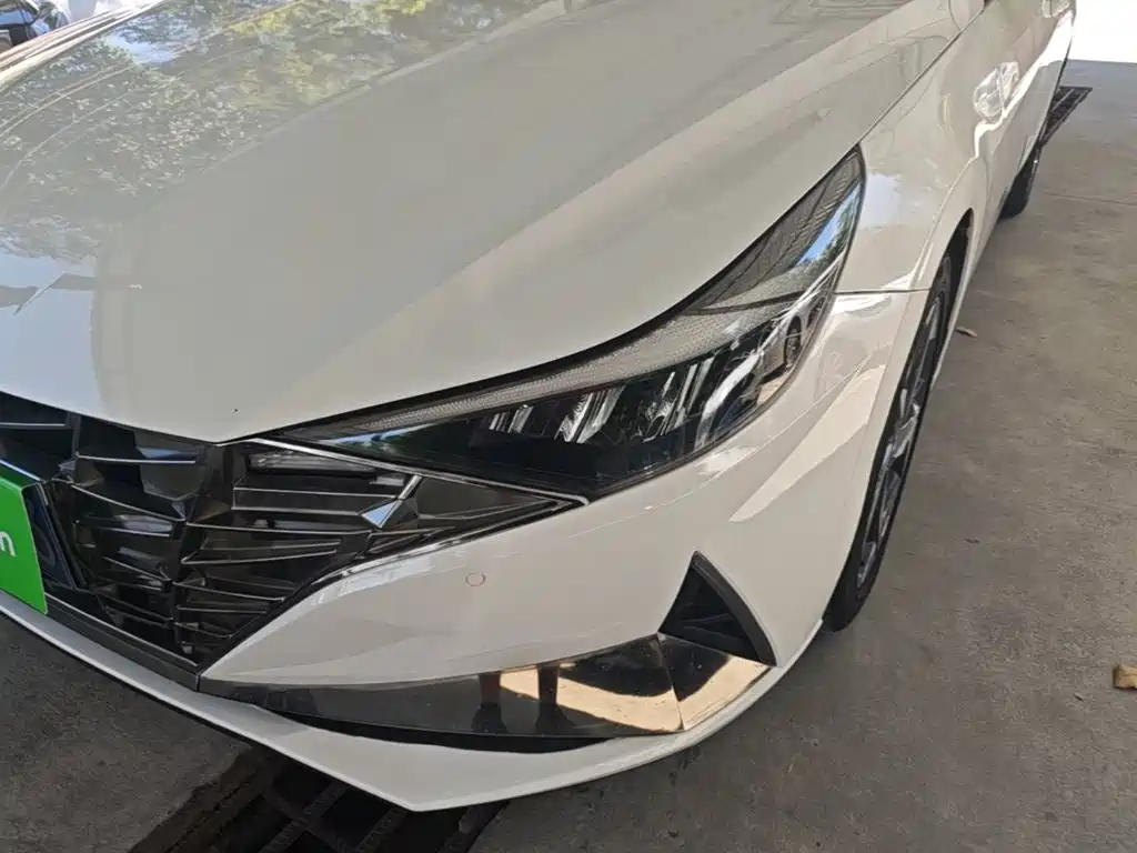 Hyundai Elantra — миниатюра 24
