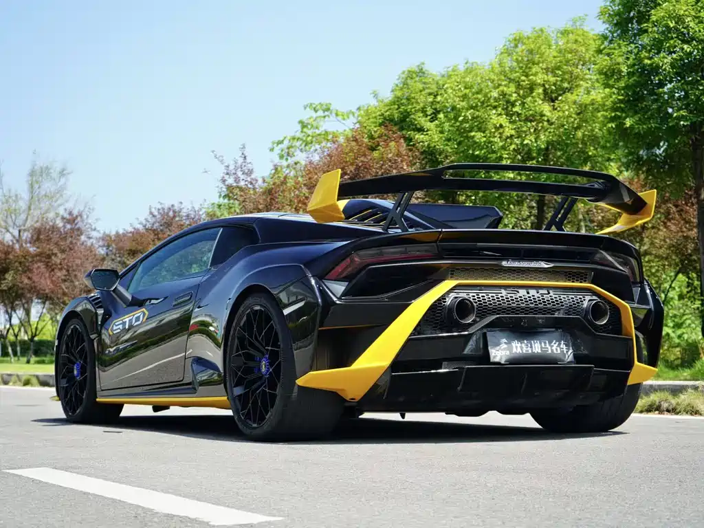 LAMBORGHINI HURACÁN