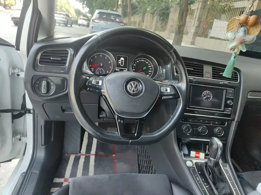 Volkswagen Golf — миниатюра 3