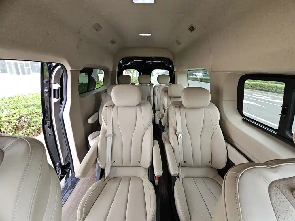MAXUS V70 — миниатюра 10