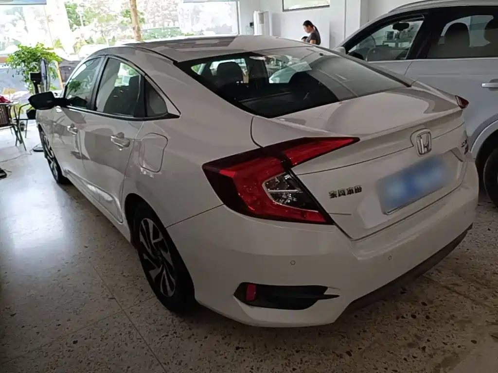Honda Civic — миниатюра 5