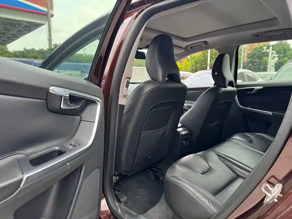 Volvo XC60 — миниатюра 8