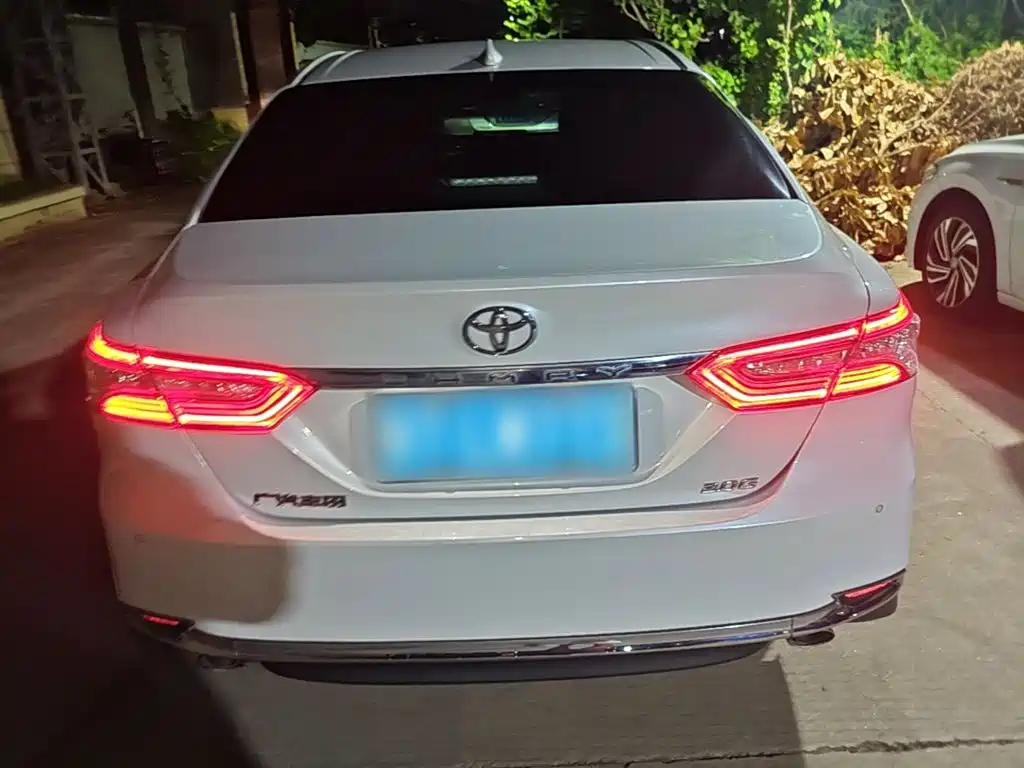 Toyota Camry — миниатюра 6