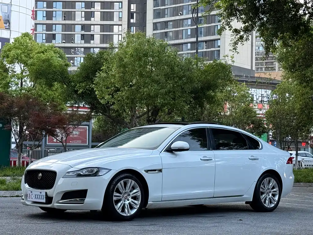 Jaguar XFL 2018