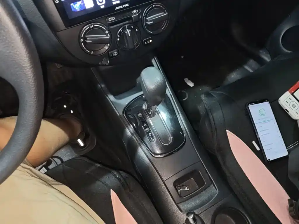 Nissan Tiida — миниатюра 14