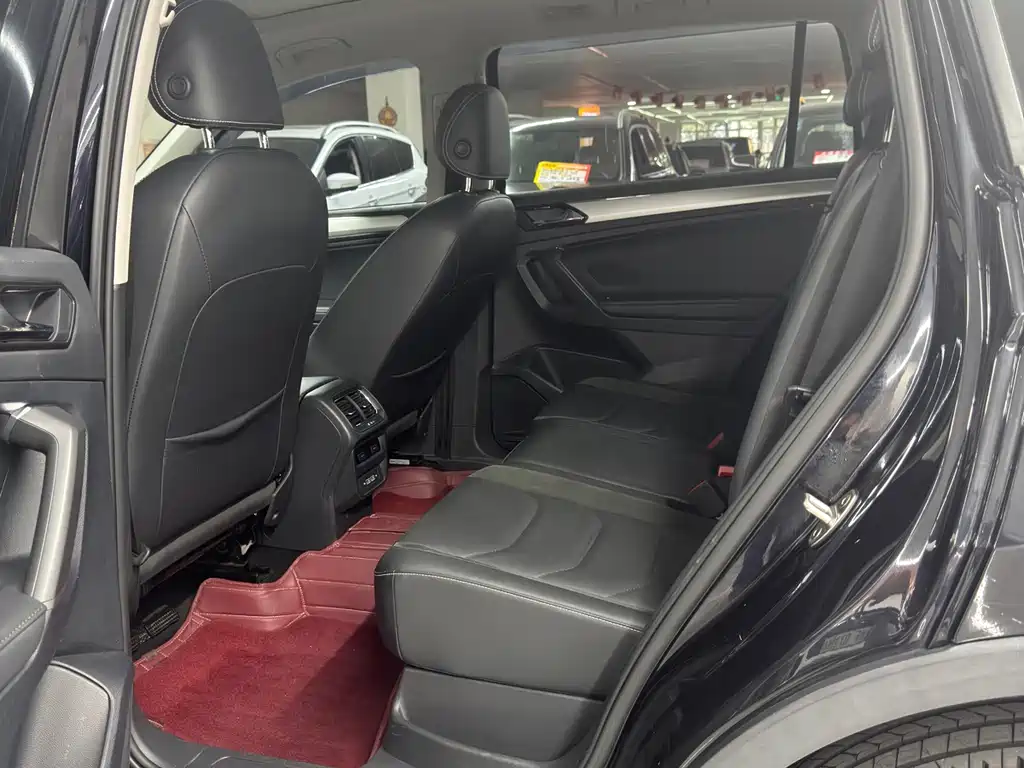 Volkswagen Tiguan L — миниатюра 8