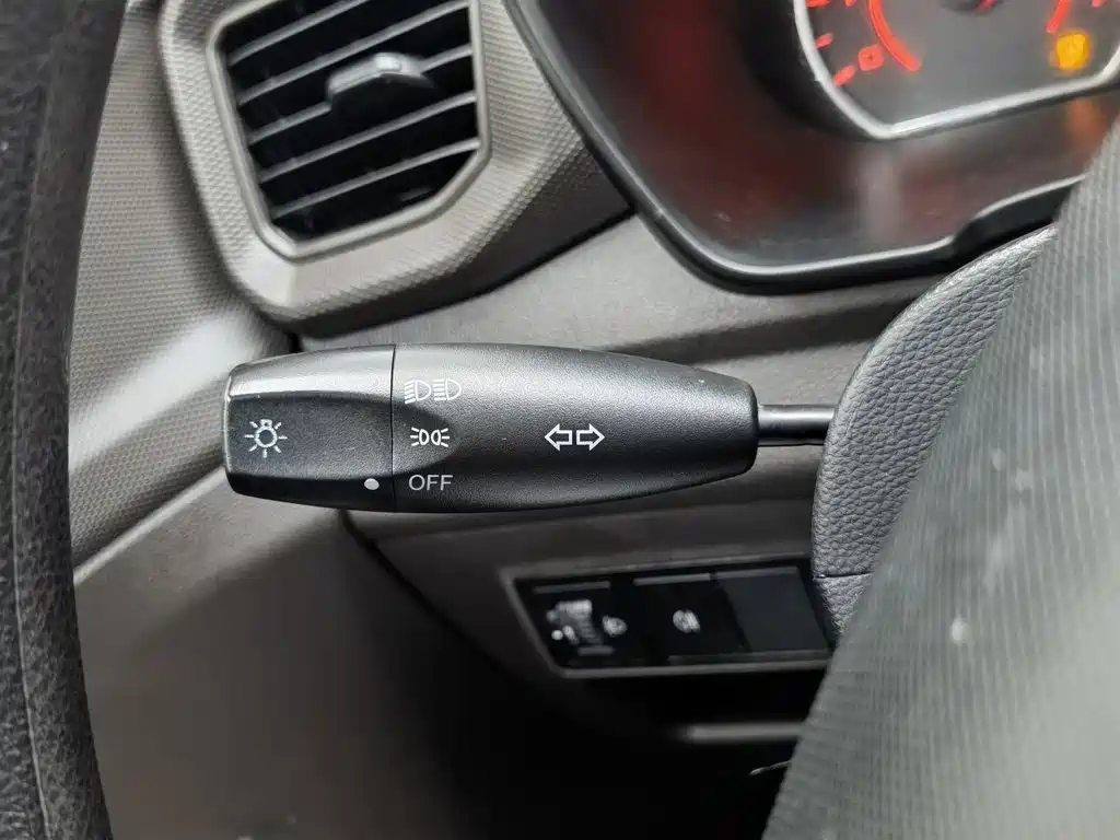 Wuling Hongguang V — миниатюра 21