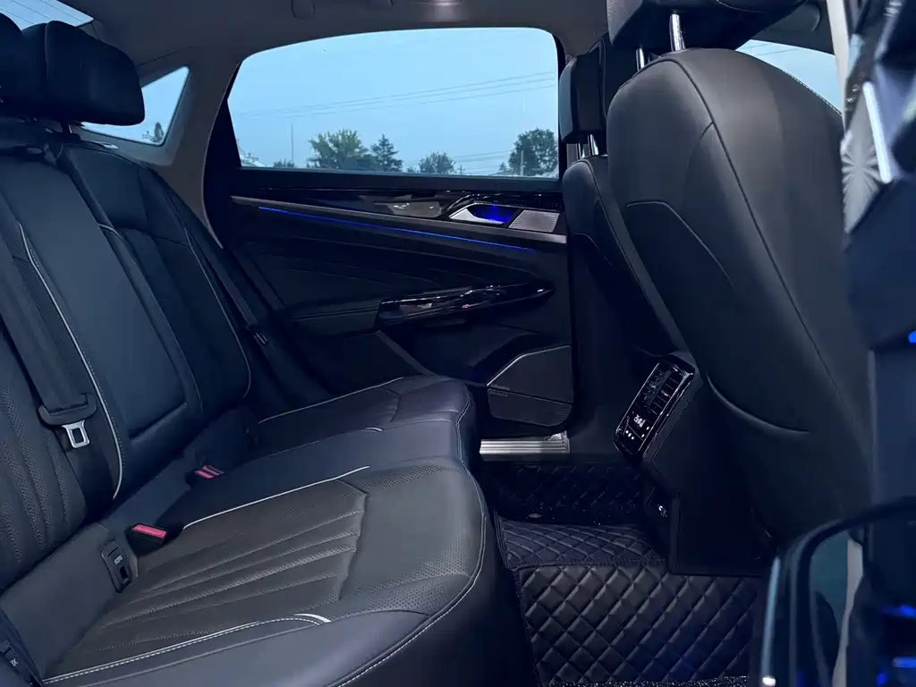 Volkswagen Passat — миниатюра 13