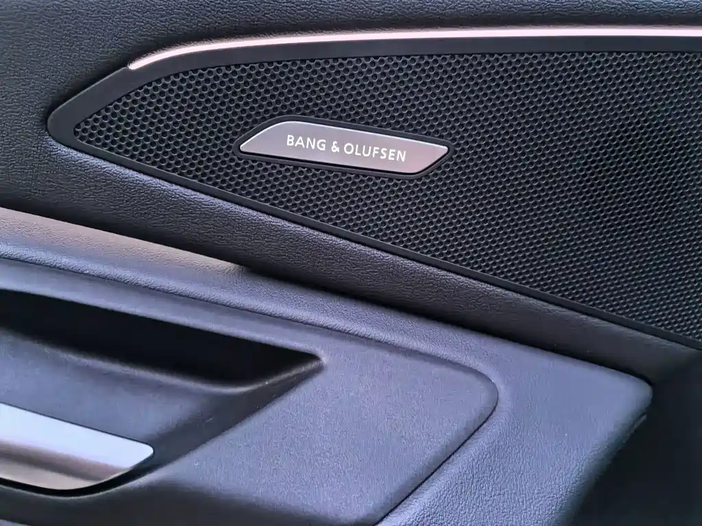 Audi Q6L e-tron — миниатюра 6