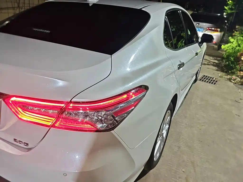 Toyota Camry — миниатюра 8