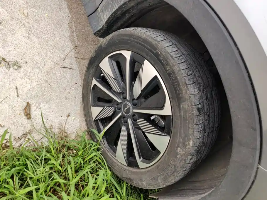 BYD Song Plus PLUS 2025 DM-i 112KM Luxury