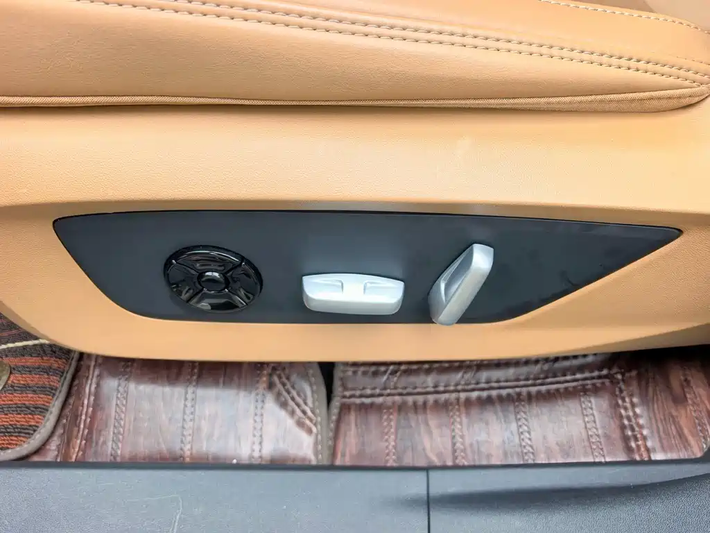 Li Auto Li ONE — миниатюра 6