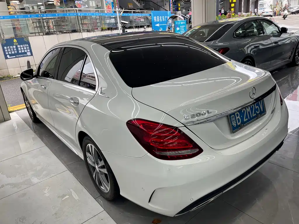 Mercedes-Benz C-Class — миниатюра 3