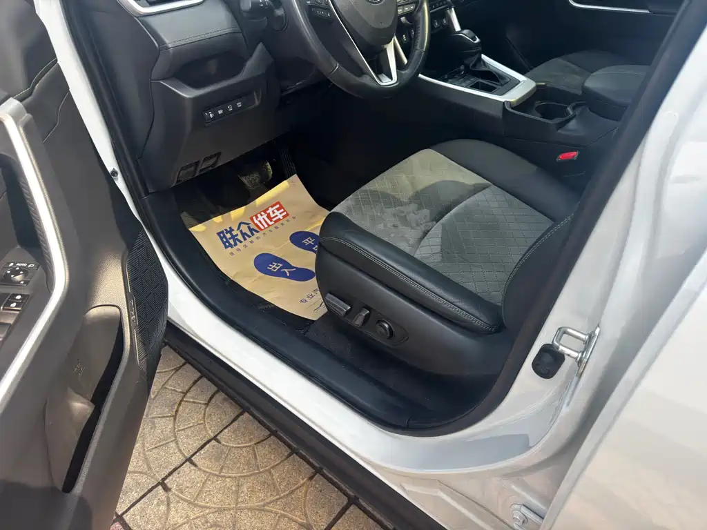 TOYOTA RAV4 RONGFANG