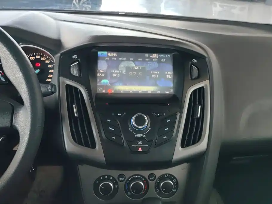 Ford Focus — миниатюра 13