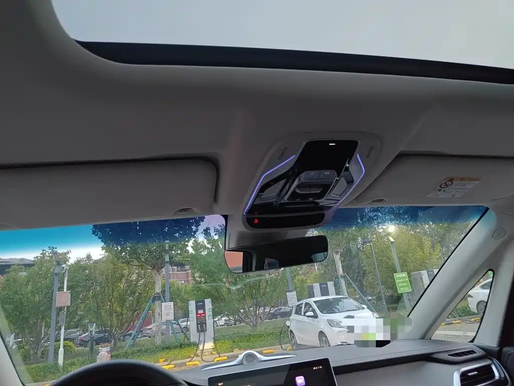 Geely Jia Ji New Energy — миниатюра 14