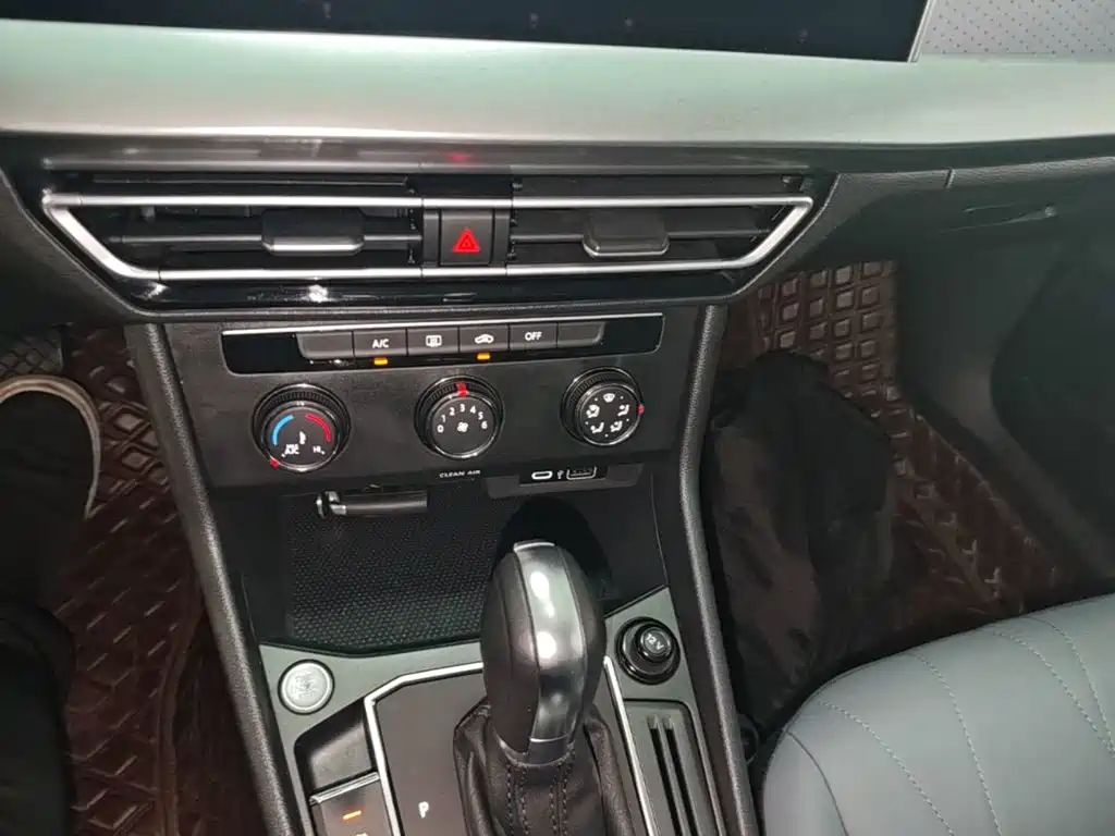 Volkswagen Lavida — миниатюра 14