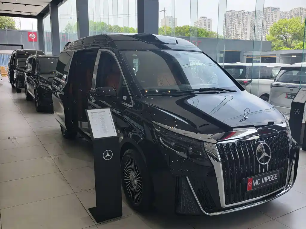 Mercedes-Benz Vito 2024 2.0T 7 мест