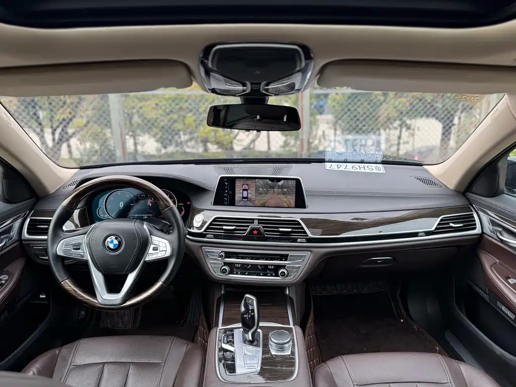 BMW 7 SERIES