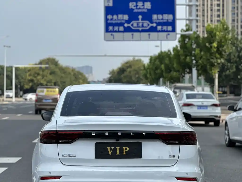 Geely Emgrand — миниатюра 3