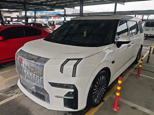 2023 Zeekr 009