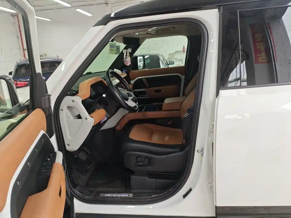 Land Rover Defender — миниатюра 3