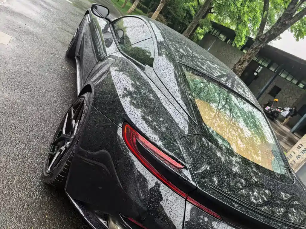 Aston Martin DB11 2019 4.0T V8 Coupe